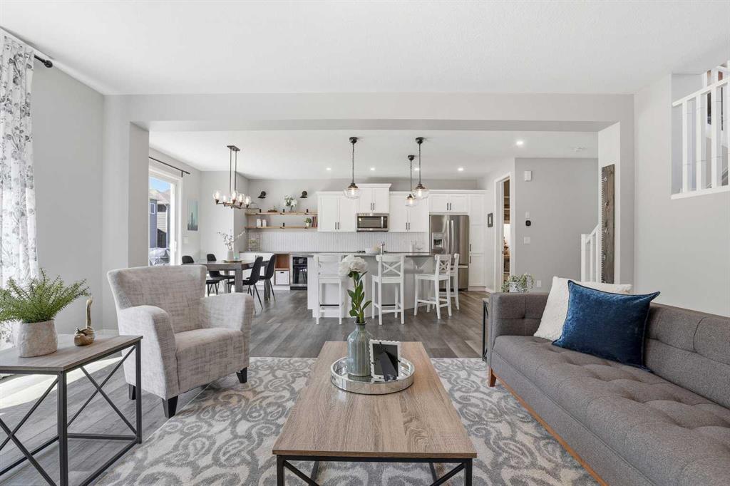 Picture for 25 Yorkville Green SW