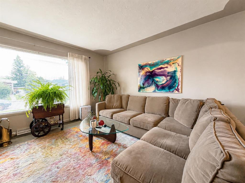 Picture for 2115 Halifax Crescent NW
