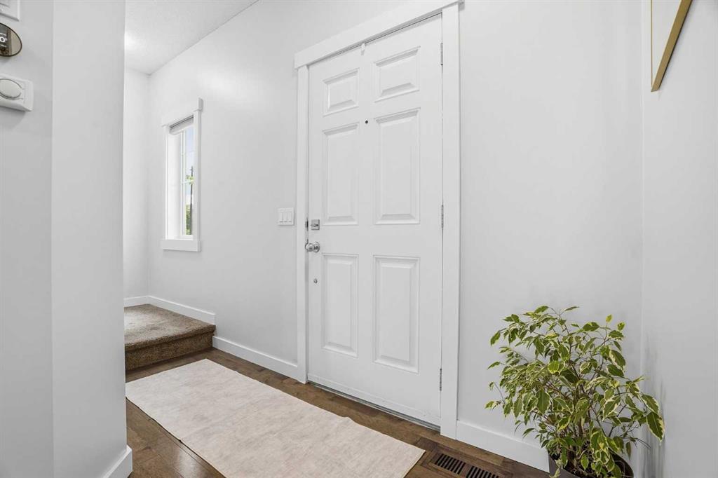 Picture for 143 Elgin Meadows Way SE