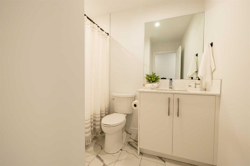 Picture for 307, 110 18A Street NW