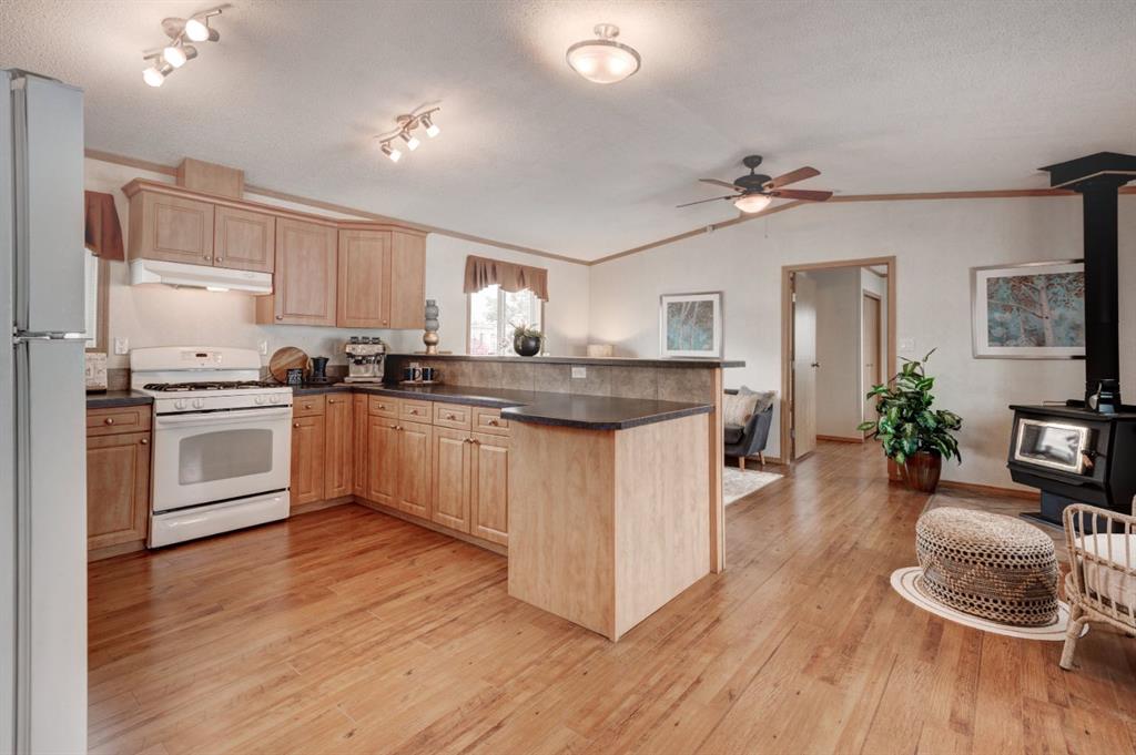 Picture for 6, 6724 17 Avenue SE