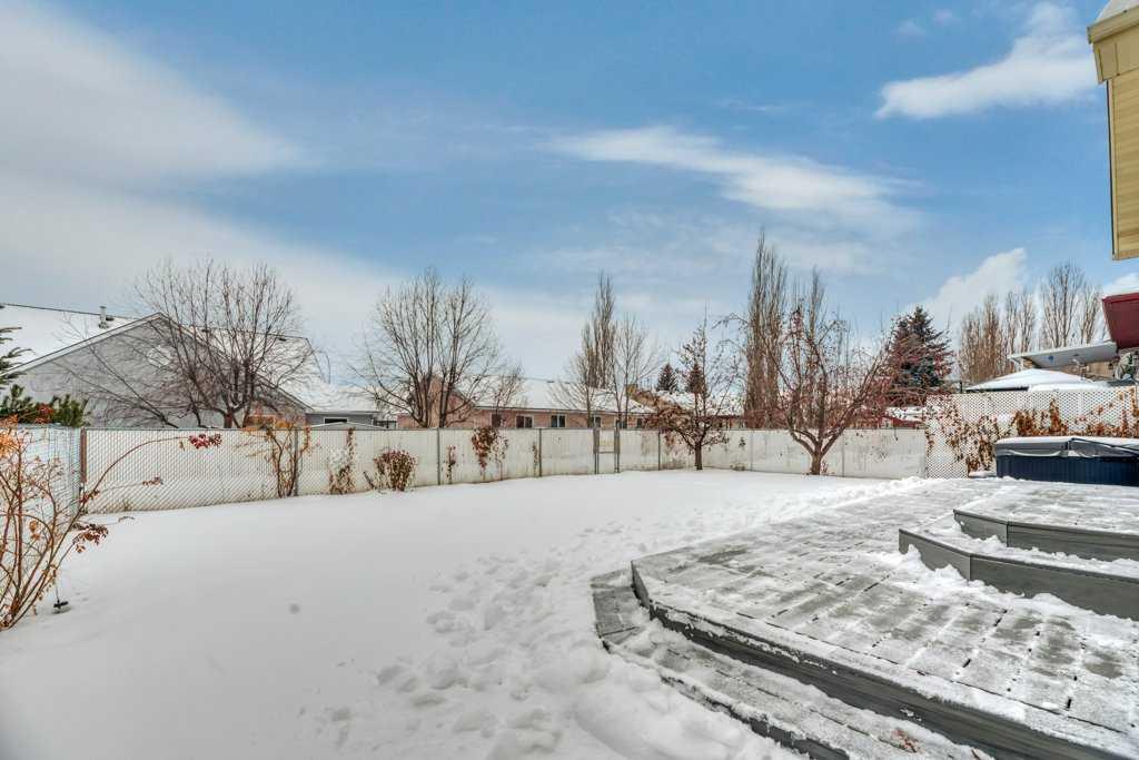 Picture for 5 Strathmore Lakes Crescent 