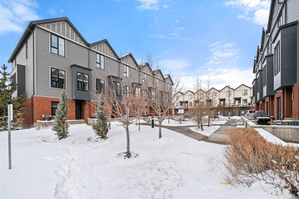 Picture for 512 Drake Landing Wynd 