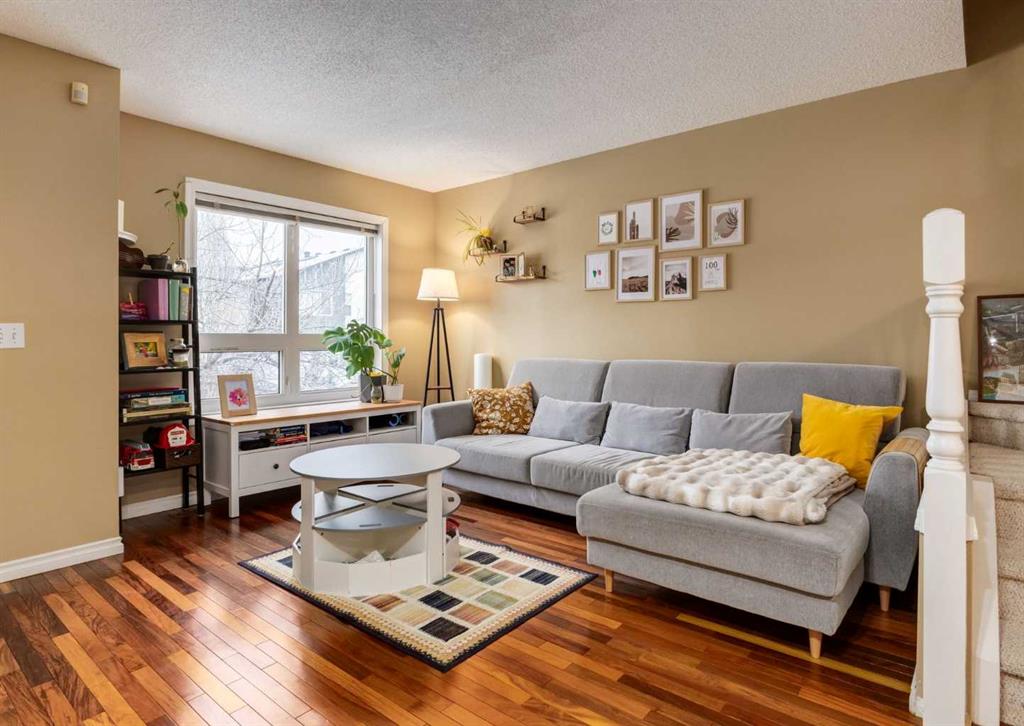 Picture for 4, 115 23 Avenue NE