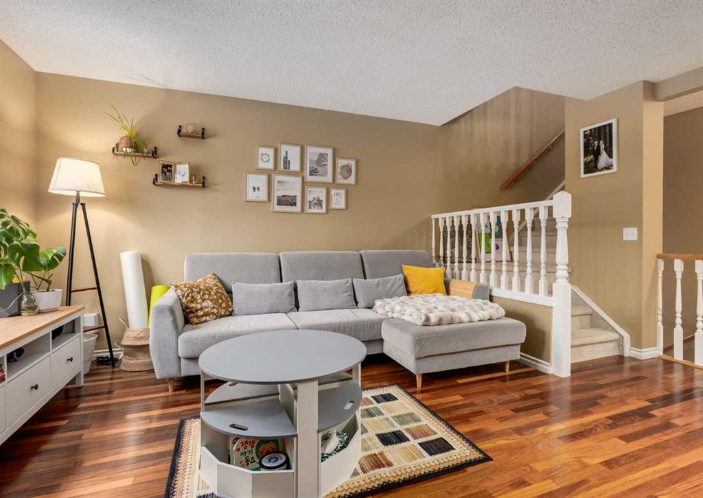 Picture for 4, 115 23 Avenue NE