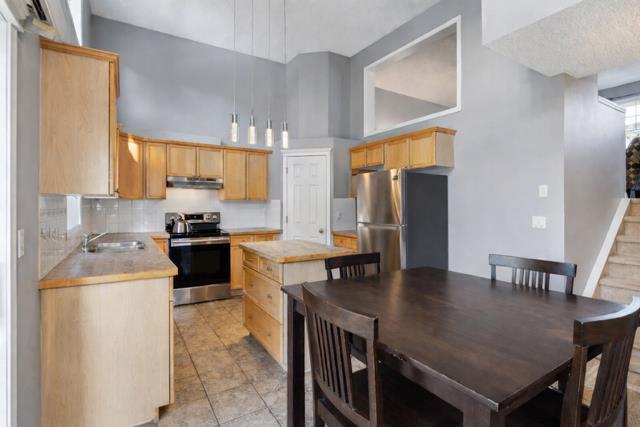 Picture for 22 Country Hills Cove NW