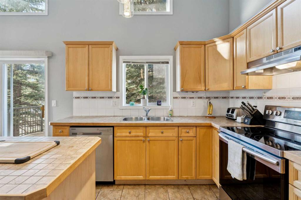 Picture for 22 Country Hills Cove NW