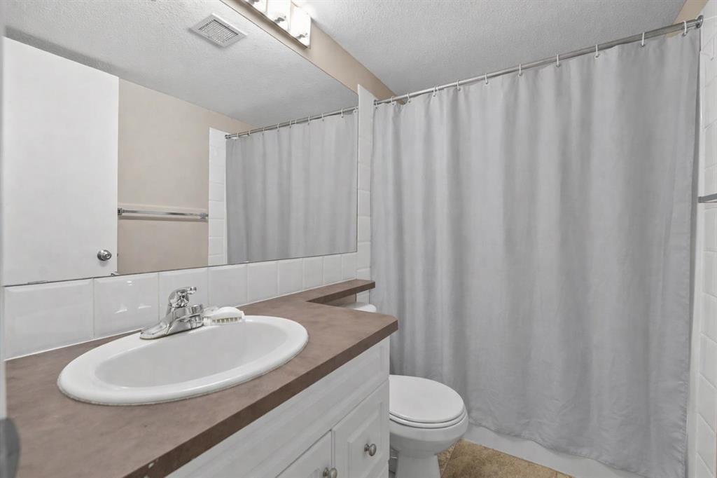 Picture for 110, 2000 Applevillage Court SE