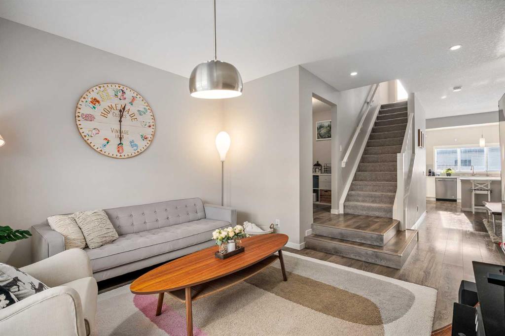 Picture for 63 Masters Crescent SE