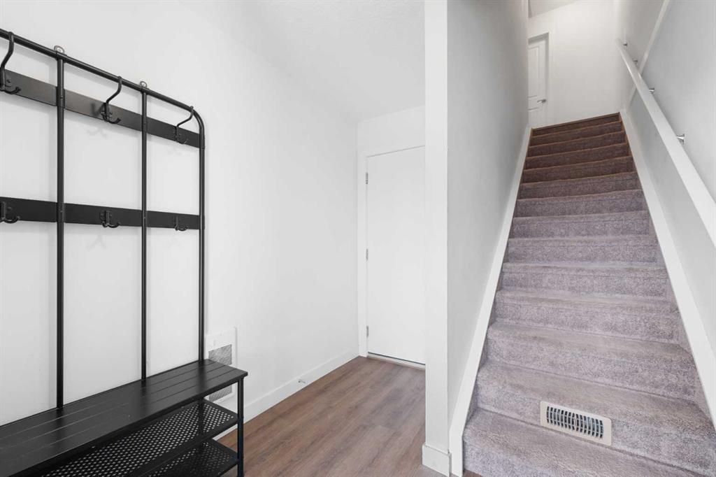 Picture for 118 Evanscrest Manor NW