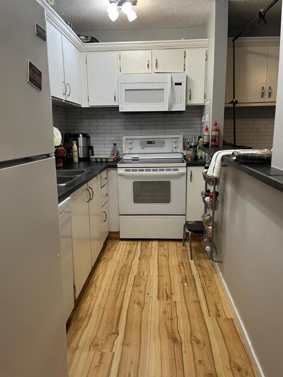 Picture for 306, 1712 38 Street SE