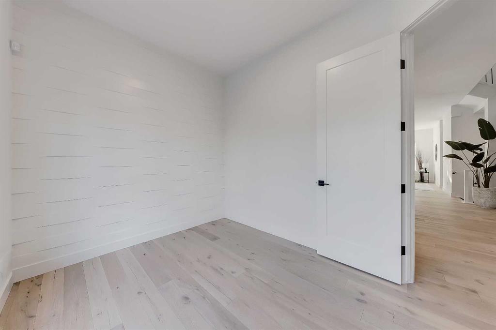 Picture for 911 22 Avenue NW