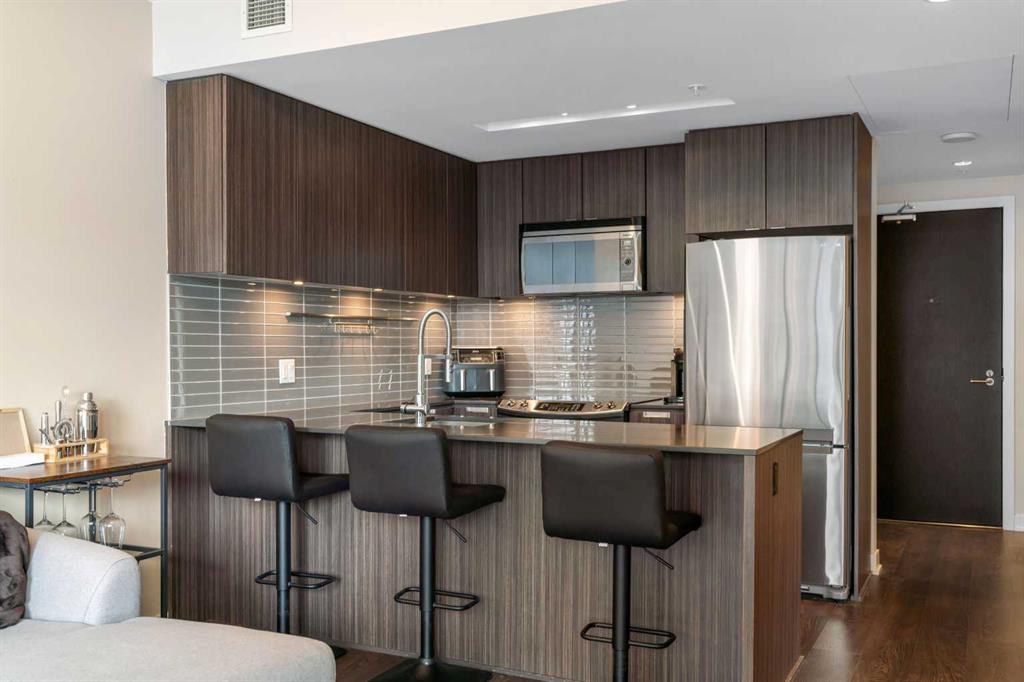 Picture for 407, 626 14 Avenue SW