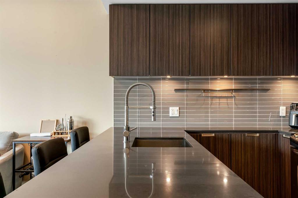 Picture for 407, 626 14 Avenue SW