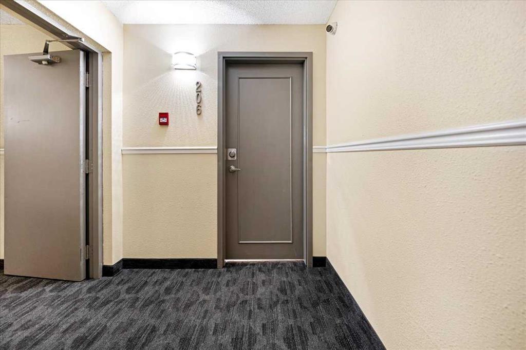 Picture for 206, 630 57 Avenue SW