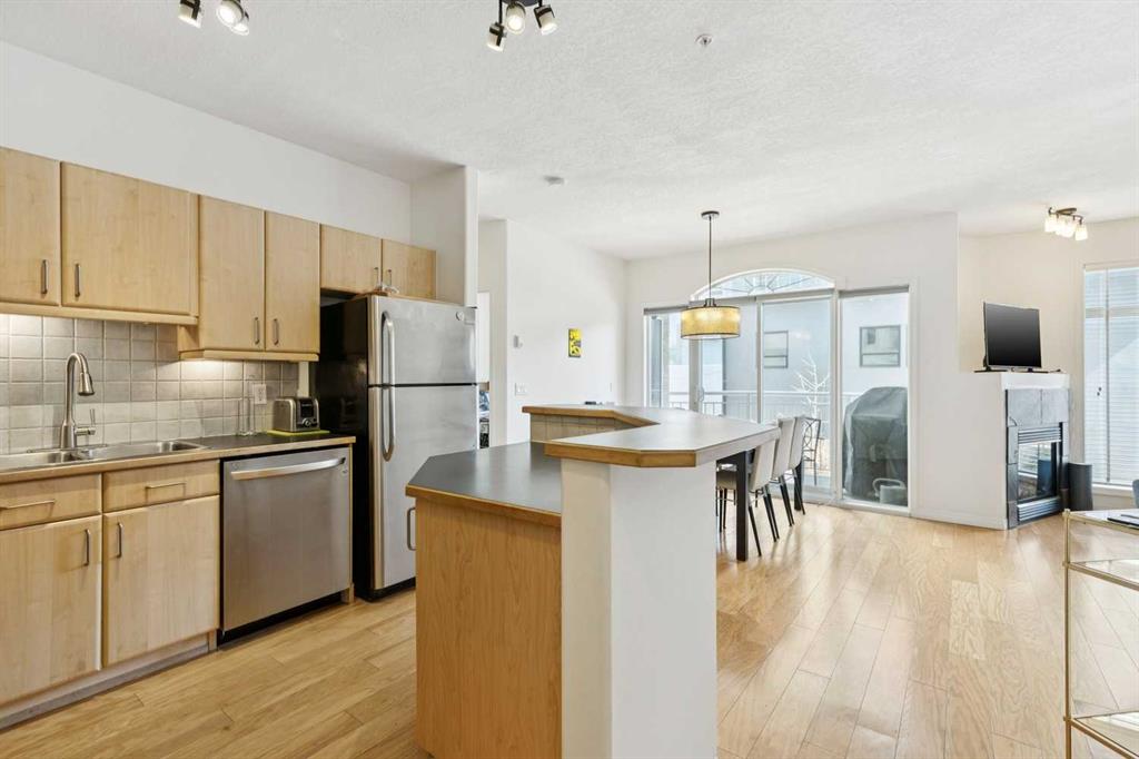 Picture for 202, 1026 12 Avenue SW