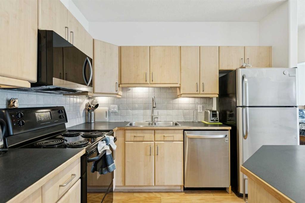 Picture for 202, 1026 12 Avenue SW