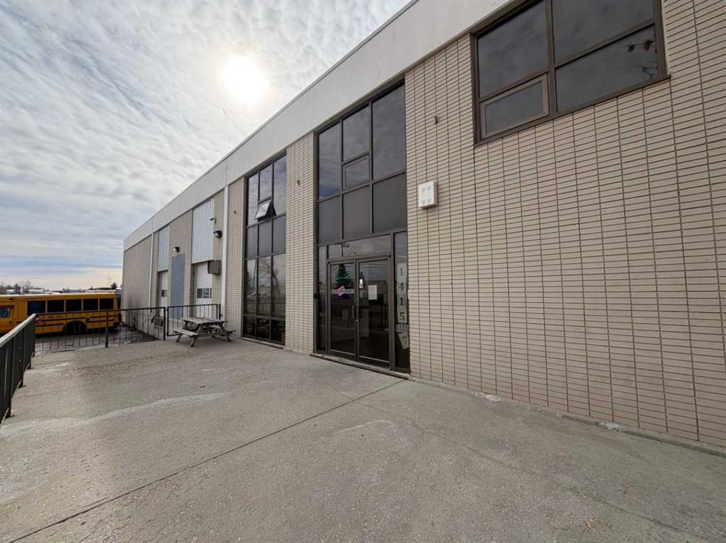 Picture for 3, 1415 28 Street NE