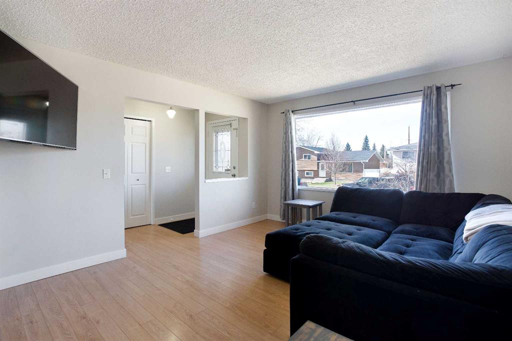 Picture for 23 Queen Isabella Close SE