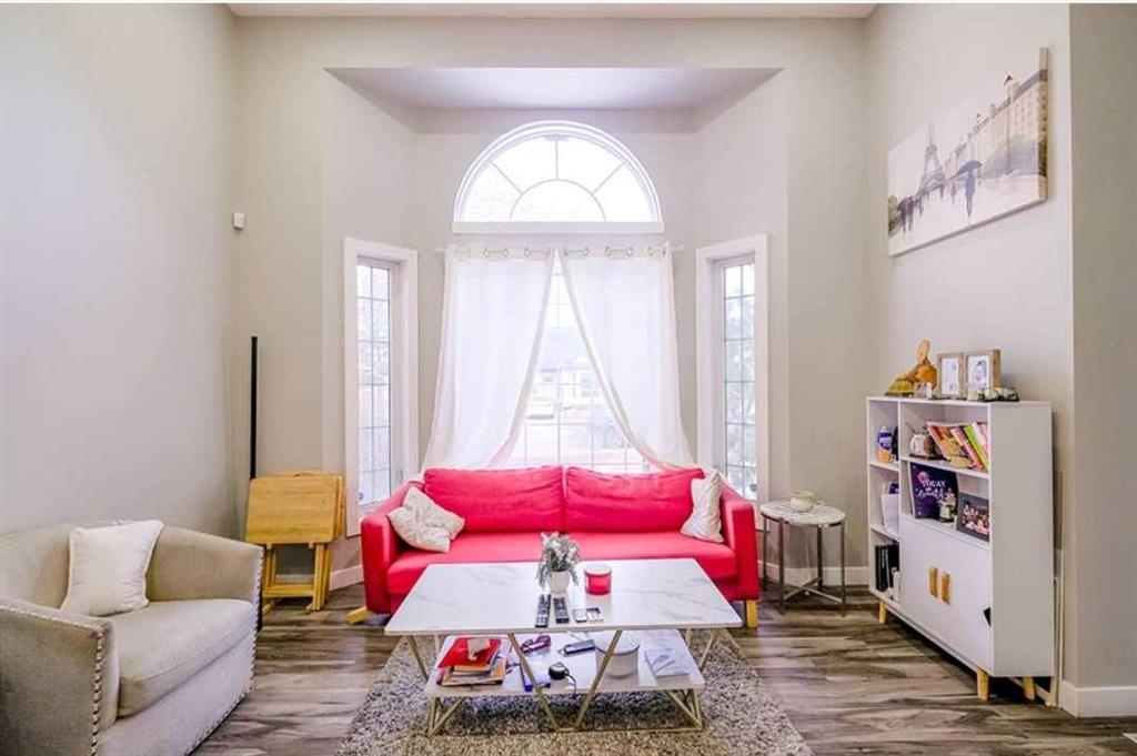 Picture for 6923 Laguna Way NE