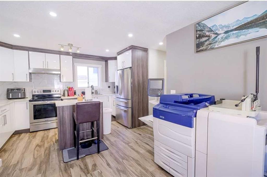 Picture for 6923 Laguna Way NE