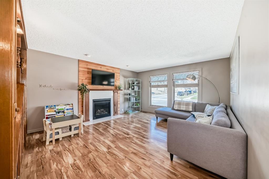 Picture for 87 Berwick Crescent NW