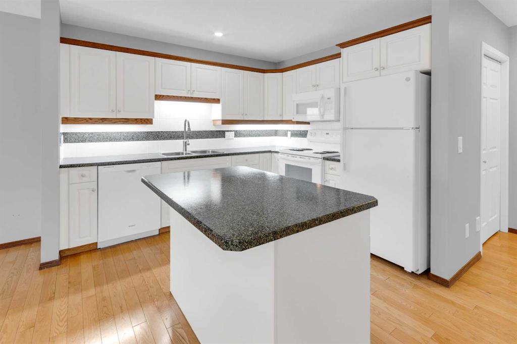 Picture for 4, 604 Griffin Road W