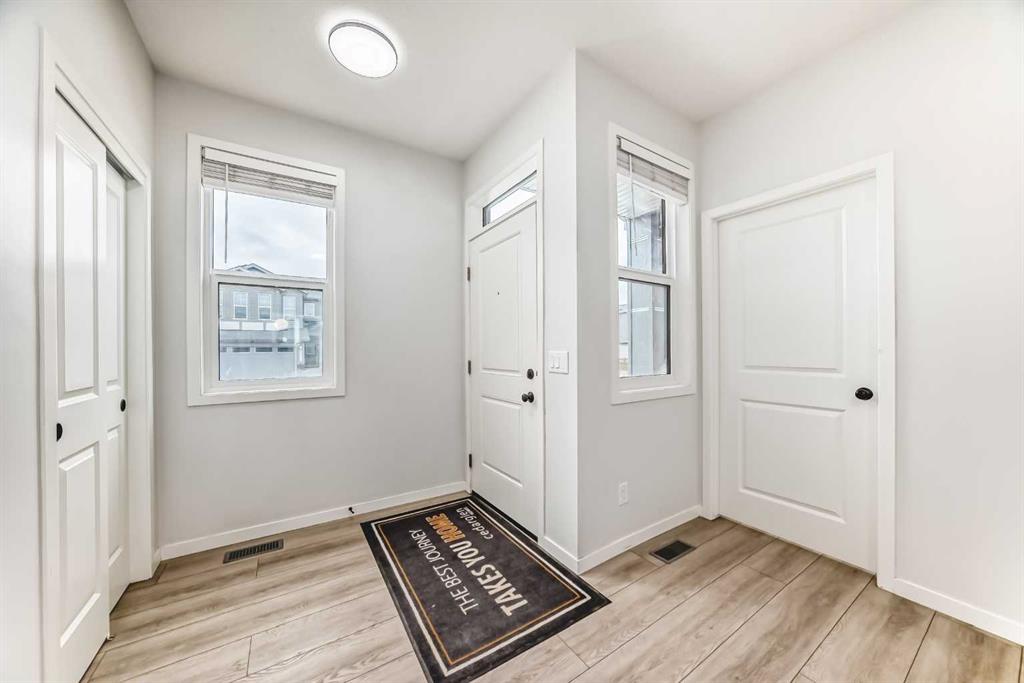 Picture for 212 Lucas Place NW