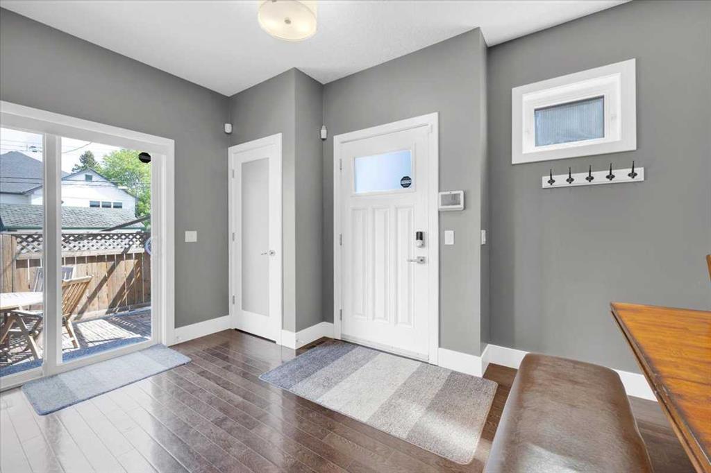 Picture for 2, 3712 16 Street SW