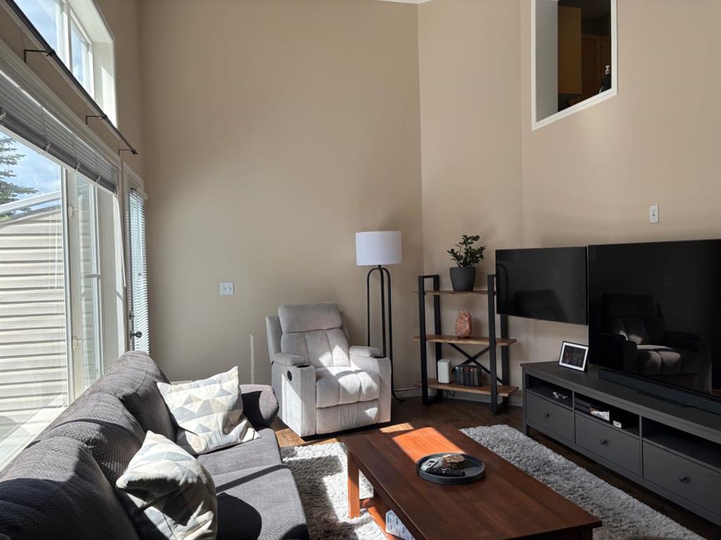 Picture for 158 Everhollow Heights SW