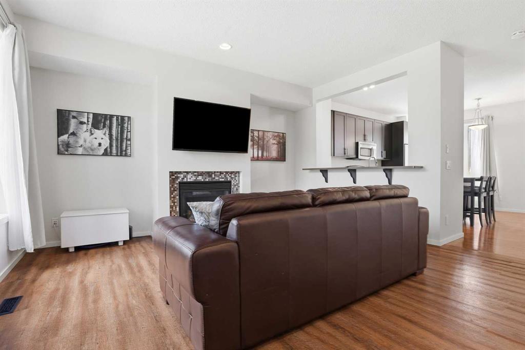 Picture for 184 Chapalina Square SE