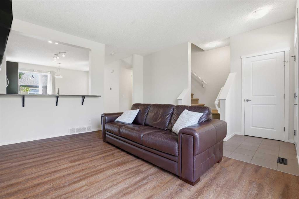 Picture for 184 Chapalina Square SE