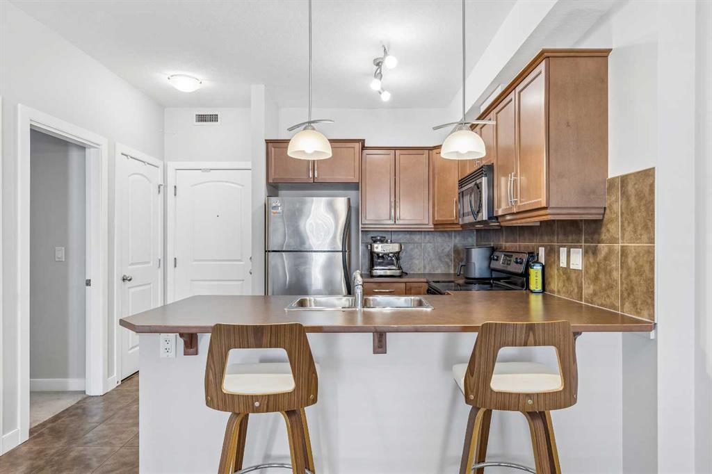 Picture for 306, 15304 Bannister Road SE