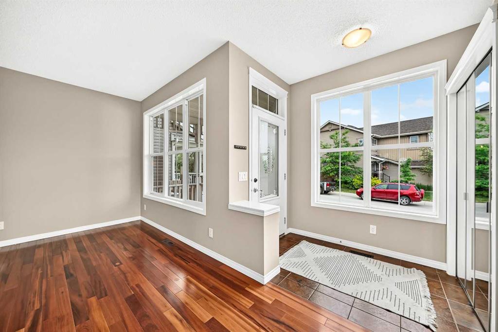 Picture for 91 Autumn View SE