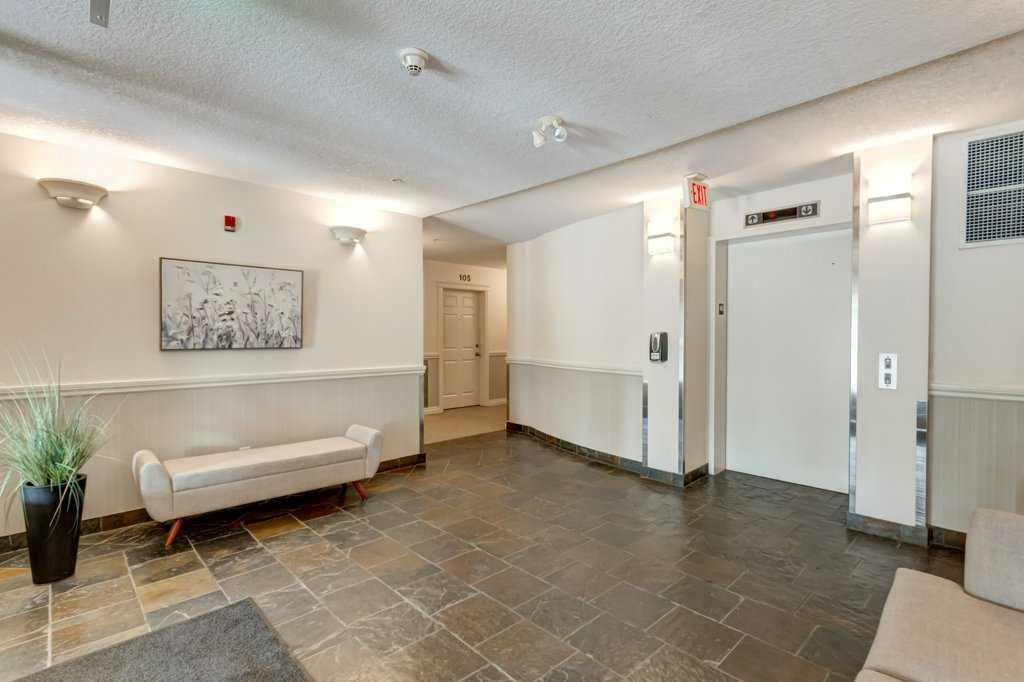 Picture for 105, 2 Hemlock Crescent SW
