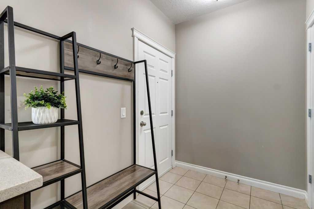 Picture for 105, 2 Hemlock Crescent SW