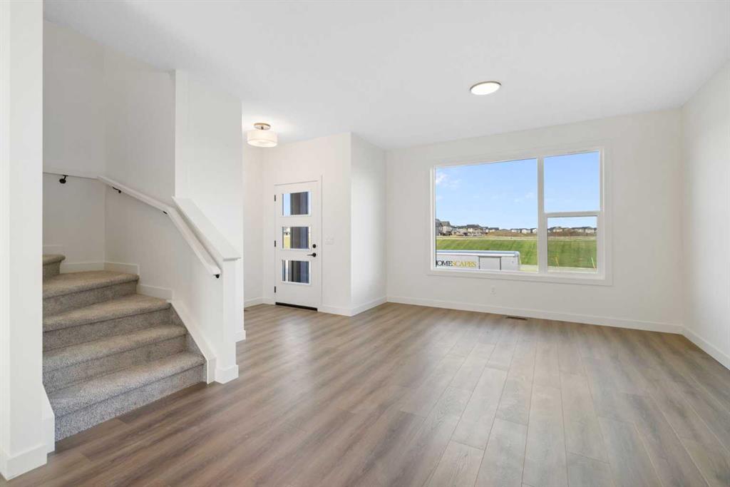 Picture for 215 Belvedere Avenue SE https://www.cirrealty.ca/reb/creb/05/A2265805_13.jpg