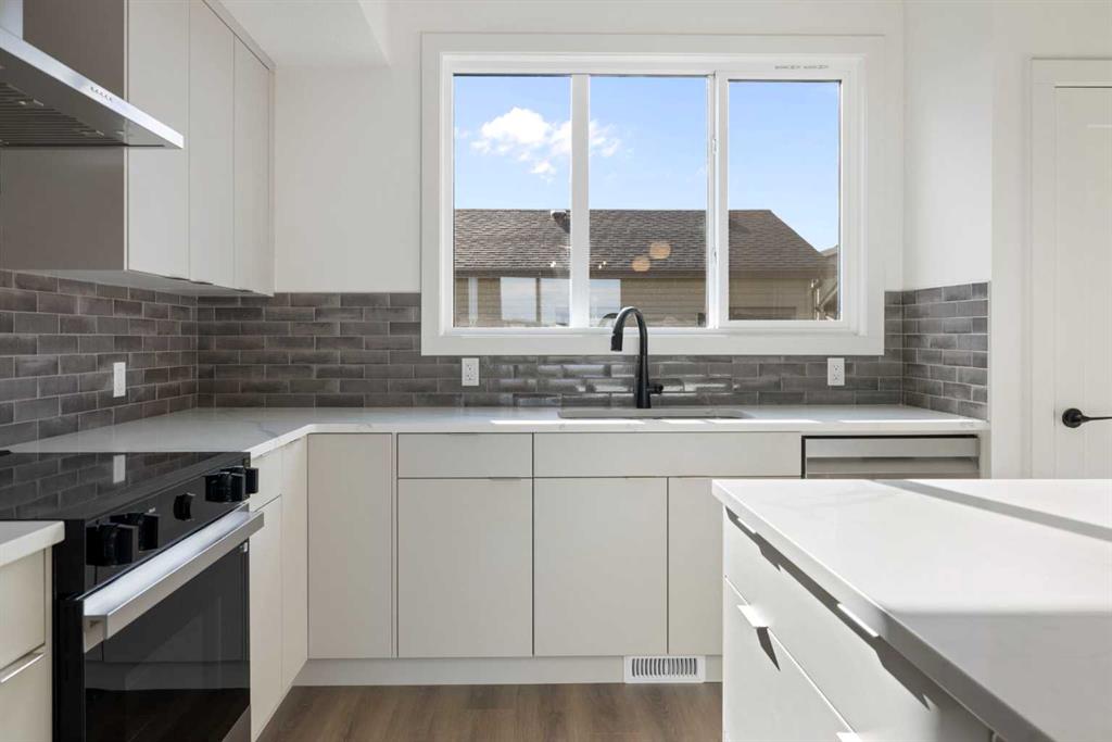 Picture for 215 Belvedere Avenue SE https://www.cirrealty.ca/reb/creb/05/A2265805_16.jpg