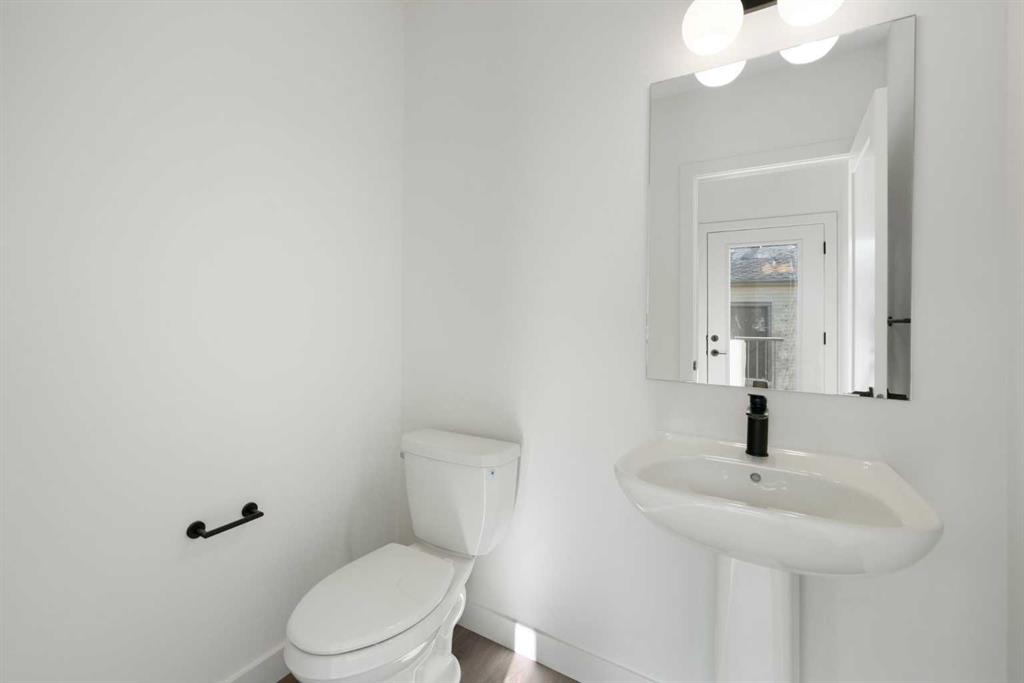 Picture for 215 Belvedere Avenue SE https://www.cirrealty.ca/reb/creb/05/A2265805_19.jpg