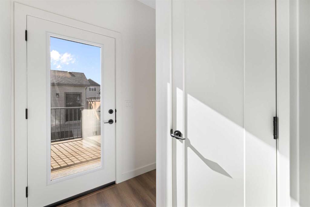 Picture for 215 Belvedere Avenue SE https://www.cirrealty.ca/reb/creb/05/A2265805_20.jpg