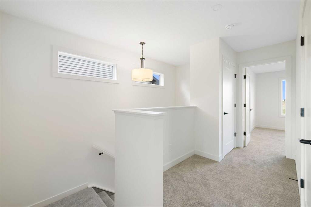 Picture for 215 Belvedere Avenue SE https://www.cirrealty.ca/reb/creb/05/A2265805_21.jpg