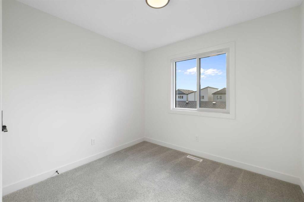 Picture for 215 Belvedere Avenue SE https://www.cirrealty.ca/reb/creb/05/A2265805_25.jpg