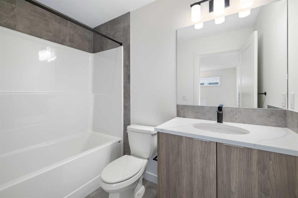 Picture for 215 Belvedere Avenue SE https://www.cirrealty.ca/reb/creb/05/A2265805_28.jpg
