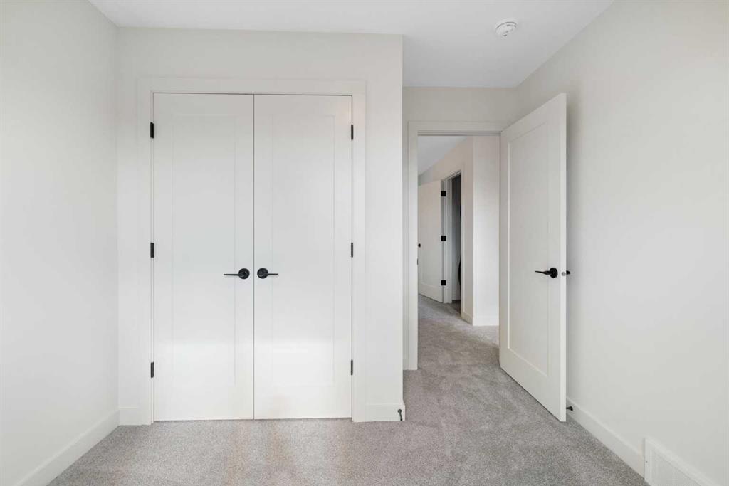 Picture for 215 Belvedere Avenue SE https://www.cirrealty.ca/reb/creb/05/A2265805_29.jpg