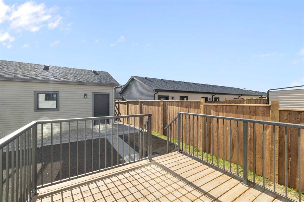 Picture for 215 Belvedere Avenue SE https://www.cirrealty.ca/reb/creb/05/A2265805_33.jpg