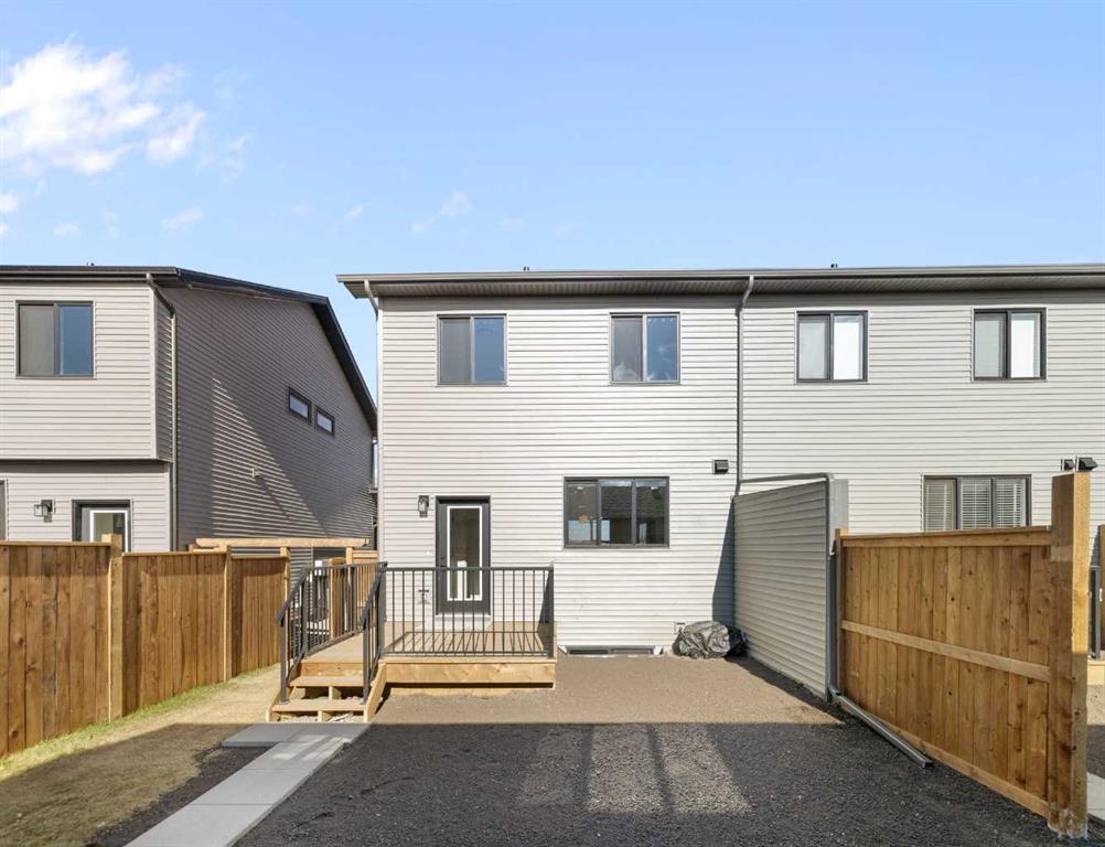 Picture for 215 Belvedere Avenue SE https://www.cirrealty.ca/reb/creb/05/A2265805_35.jpg