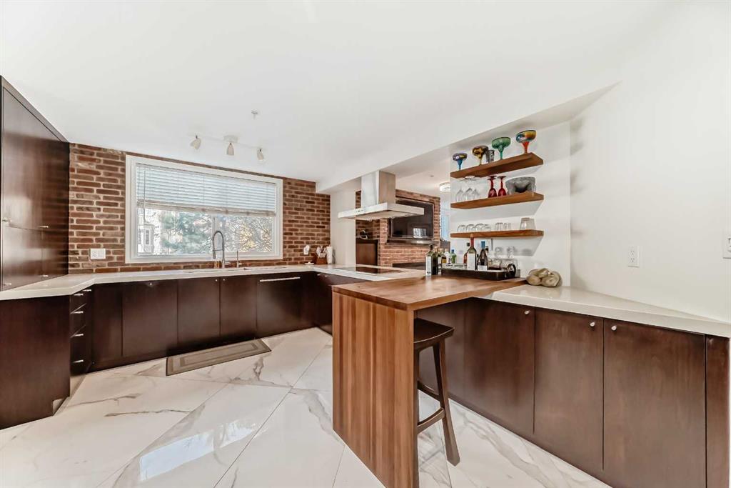 Picture for 101, 2422 Erlton Street SW