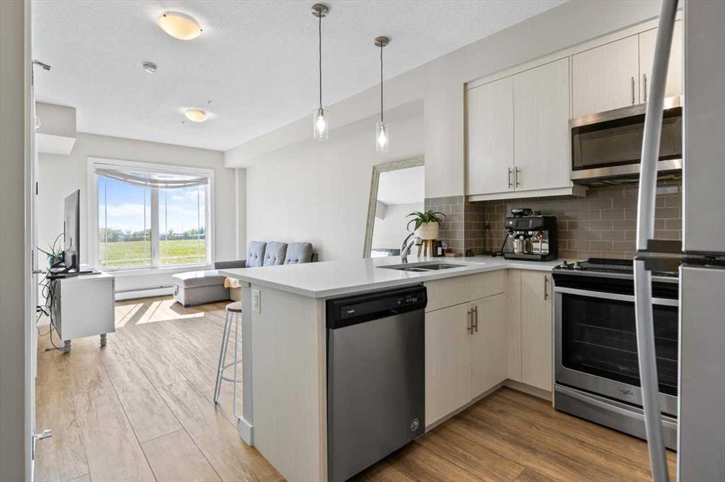 Picture for 309, 100 Auburn Meadows Manor SE