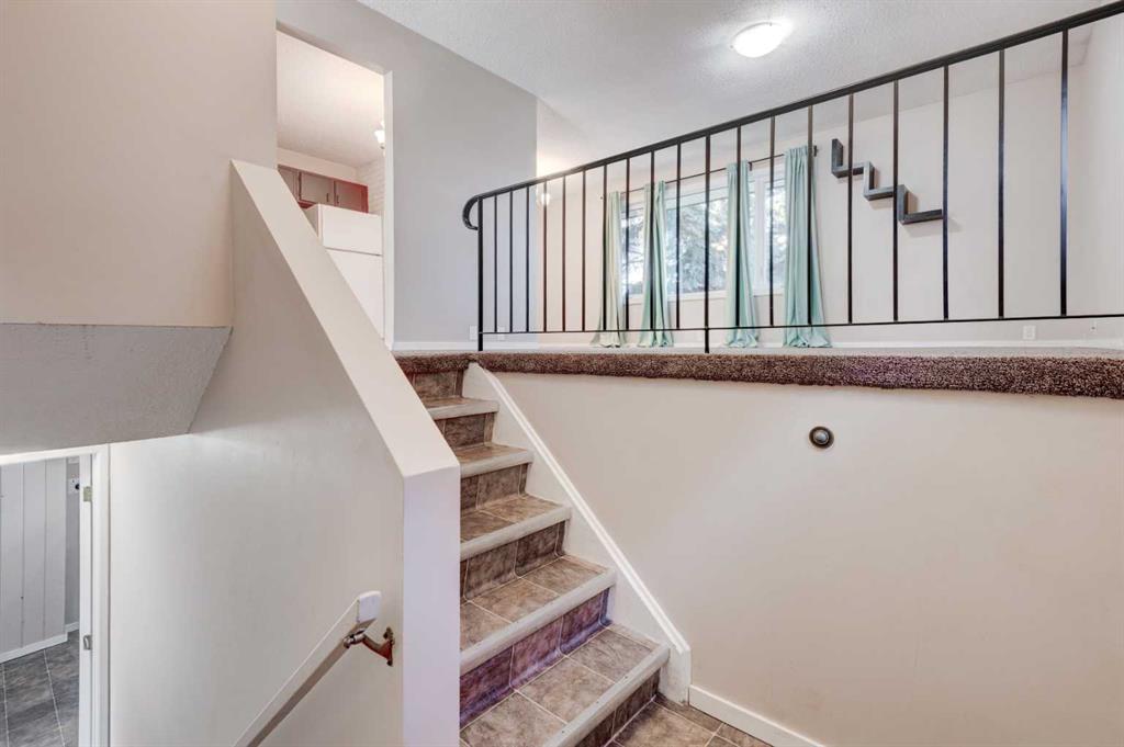 Picture for 43 Midridge Gardens SE