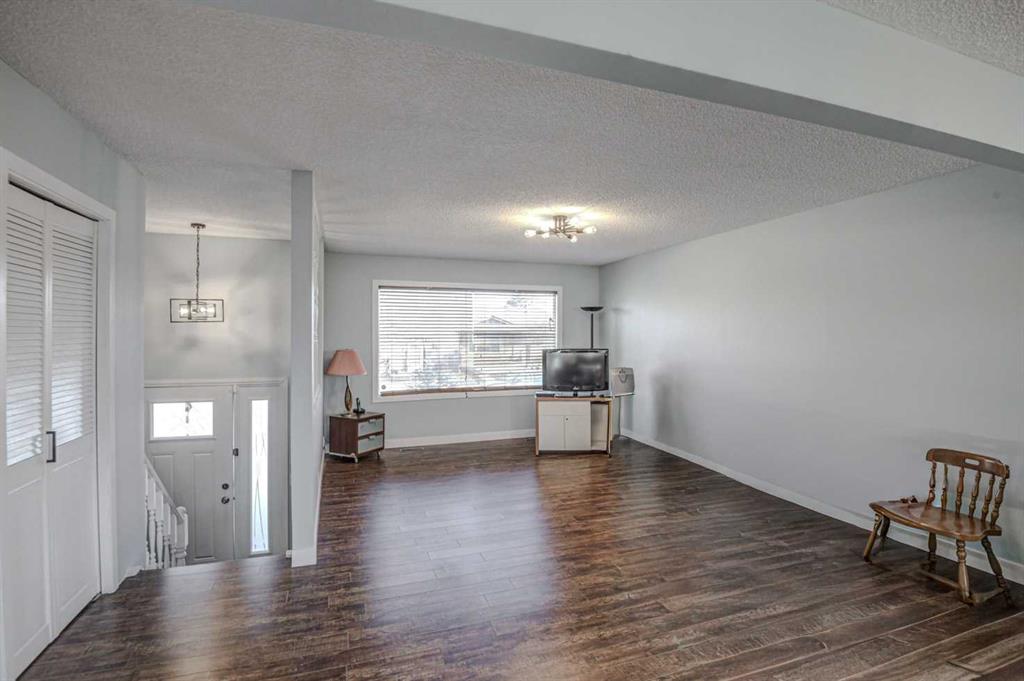 Picture for 11 Ogmoor Crescent SE